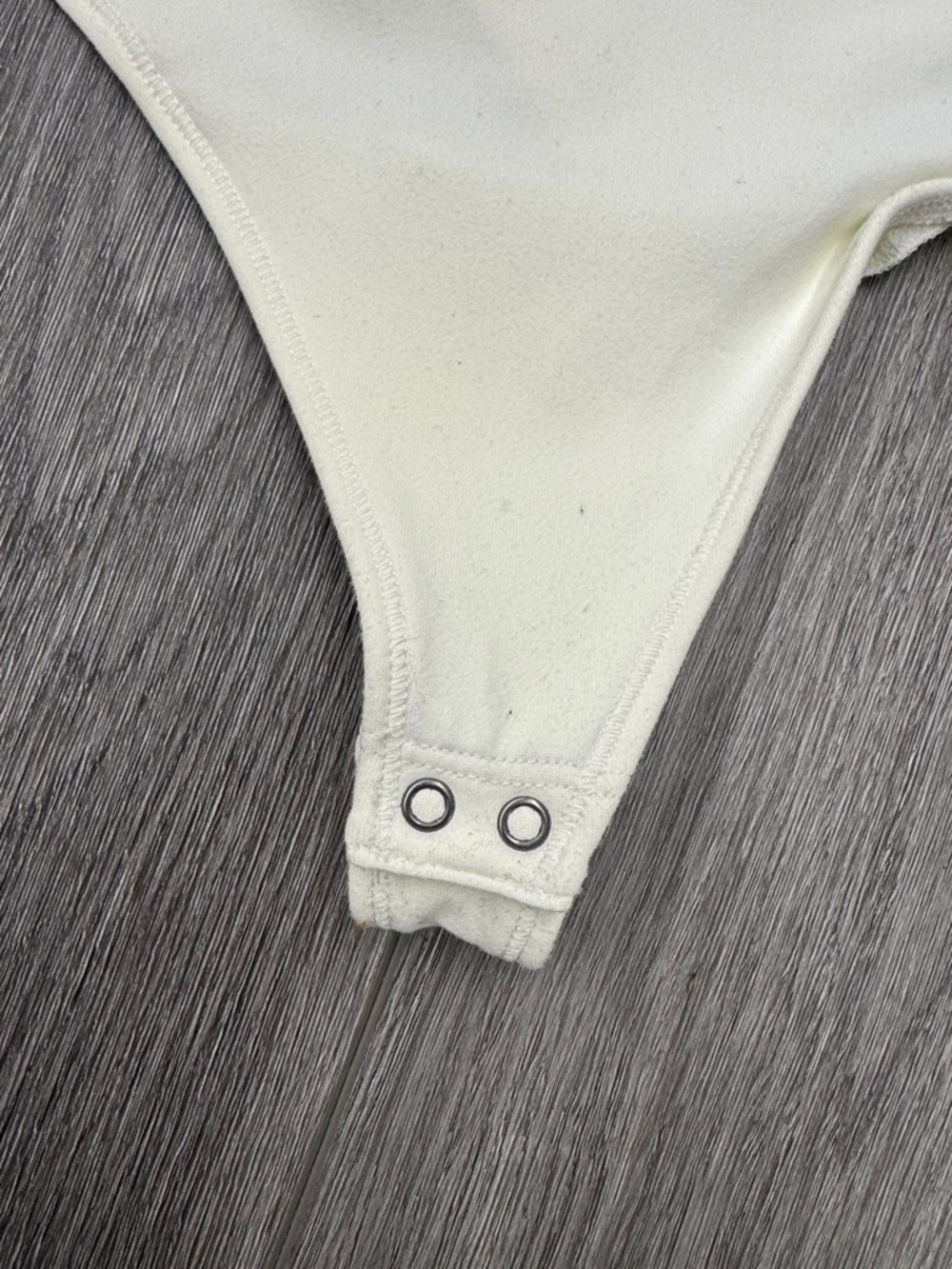 Abercrombie & Fitch Cream Scoop Neck Short Sleeve Bodysuit - Picture 3 of 4